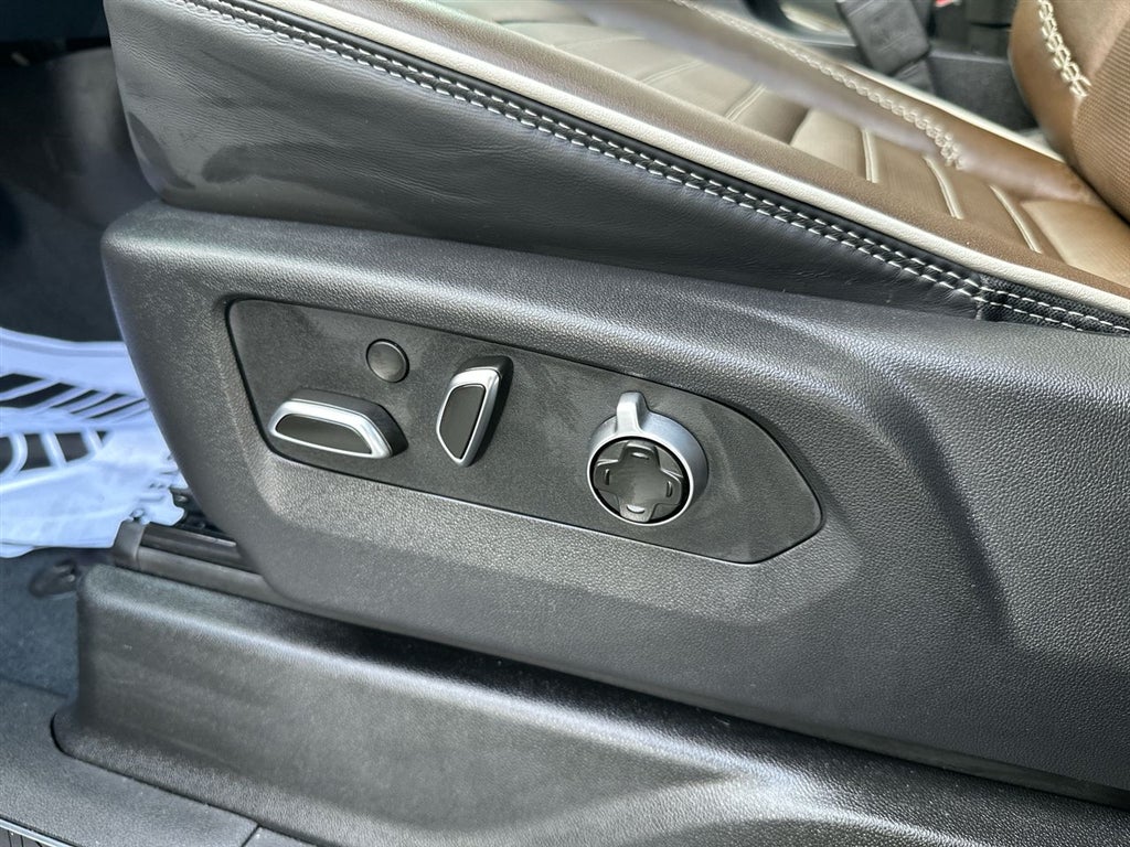 2025 GMC Yukon Denali Ultimate
