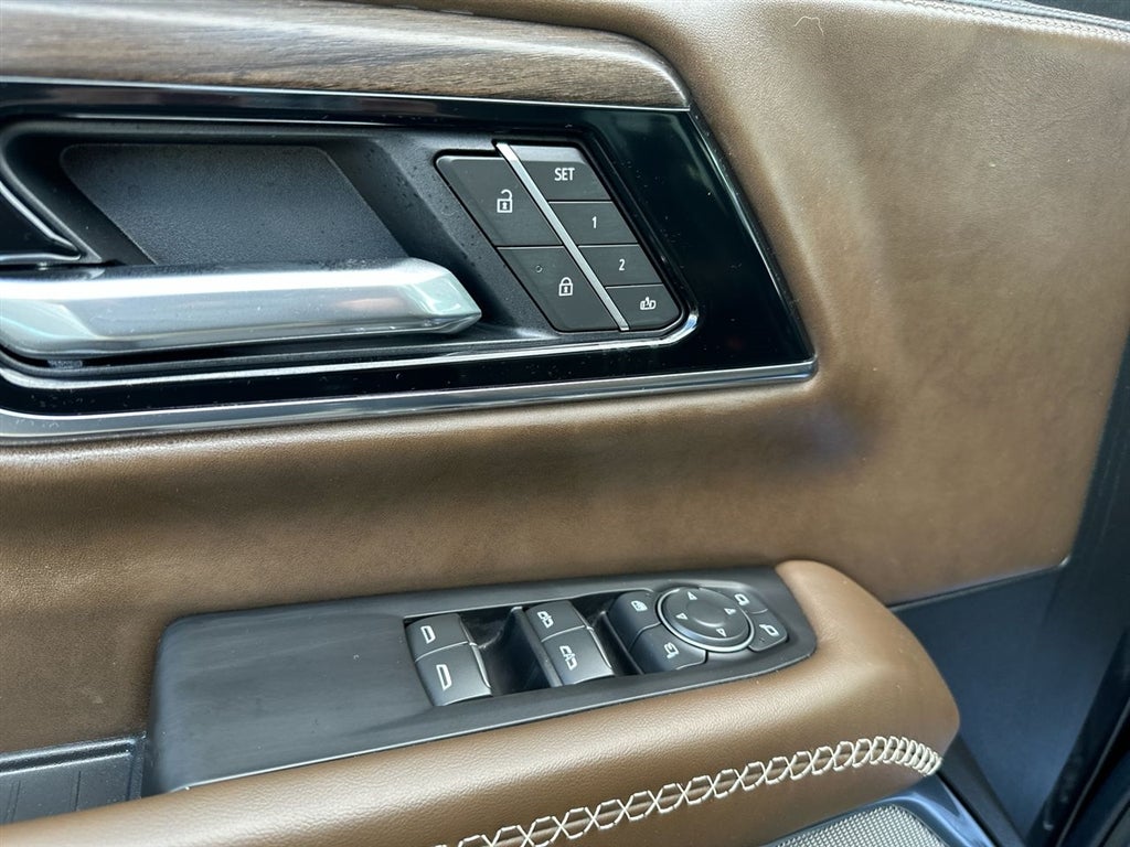 2025 GMC Yukon Denali Ultimate