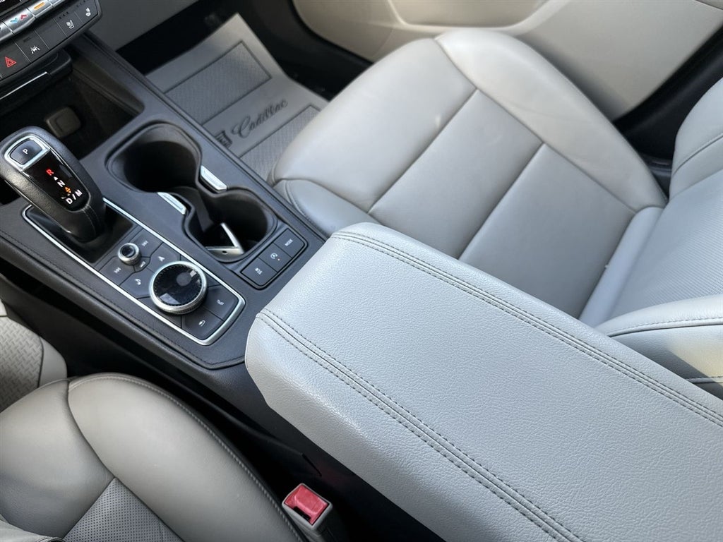 2019 Cadillac XT4 FWD Premium Luxury