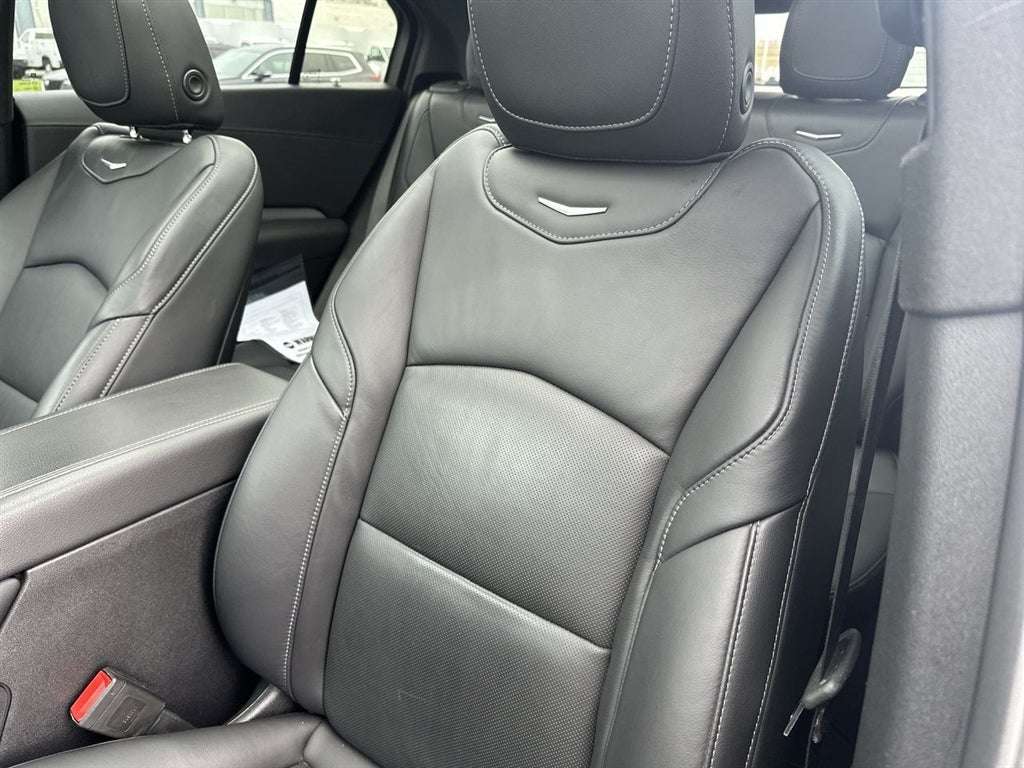 2021 Cadillac XT4 Premium Luxury