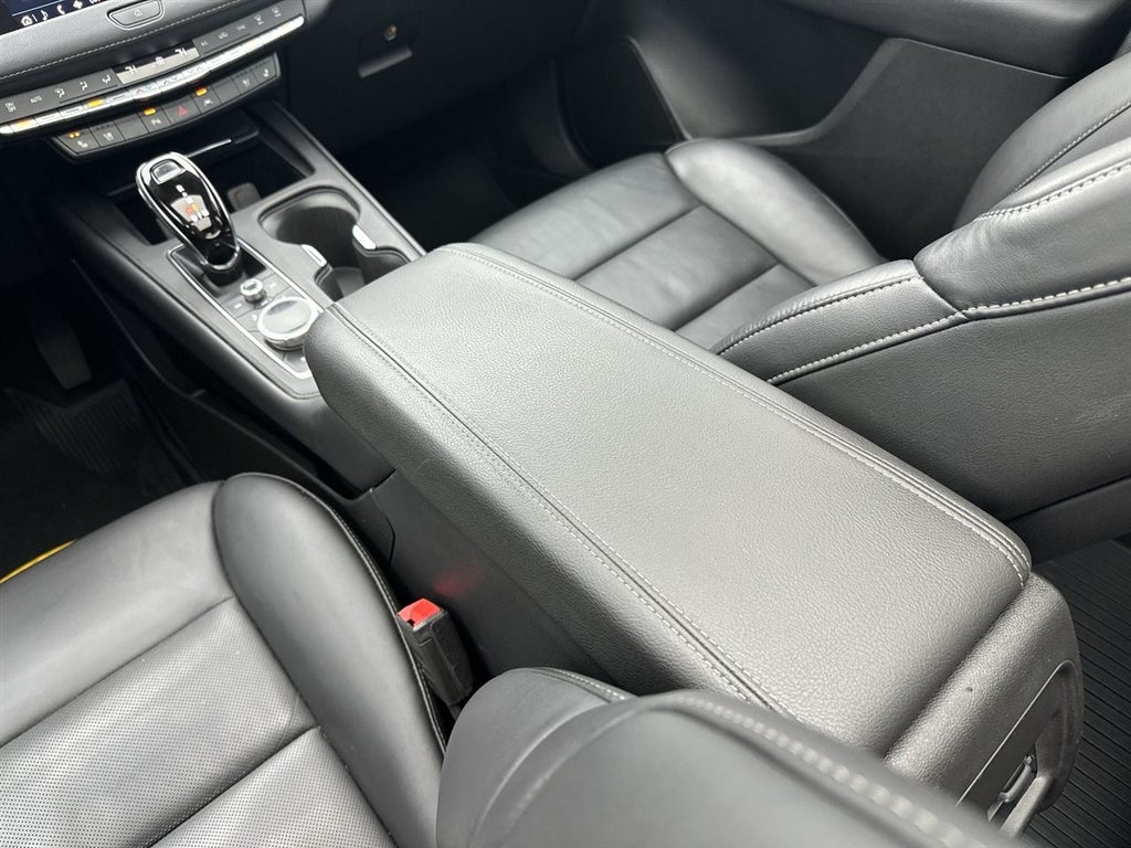 2021 Cadillac XT4 Premium Luxury