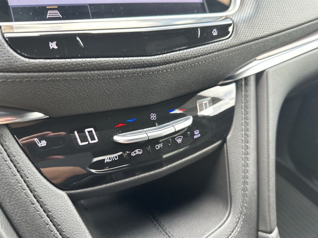 2023 Cadillac XT5 Luxury