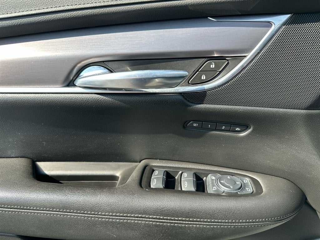 2017 Cadillac XT5 Luxury AWD