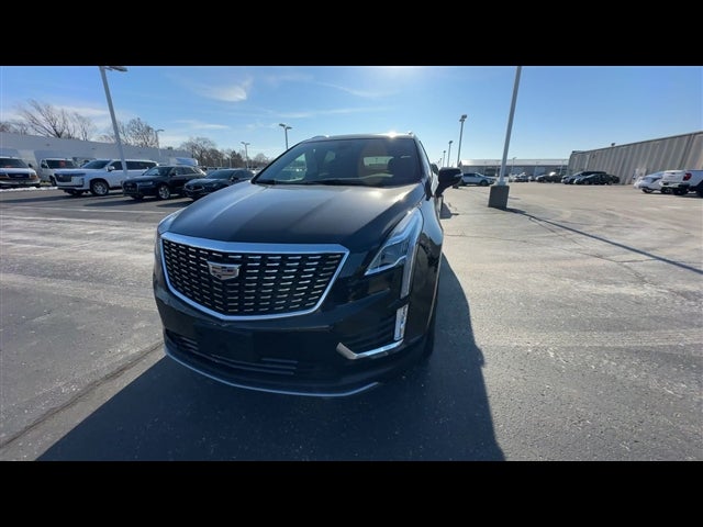 2022 Cadillac XT5 Premium Luxury
