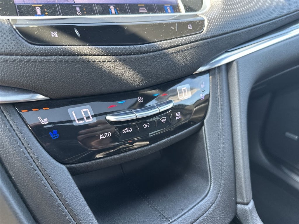2022 Cadillac XT5 Premium Luxury