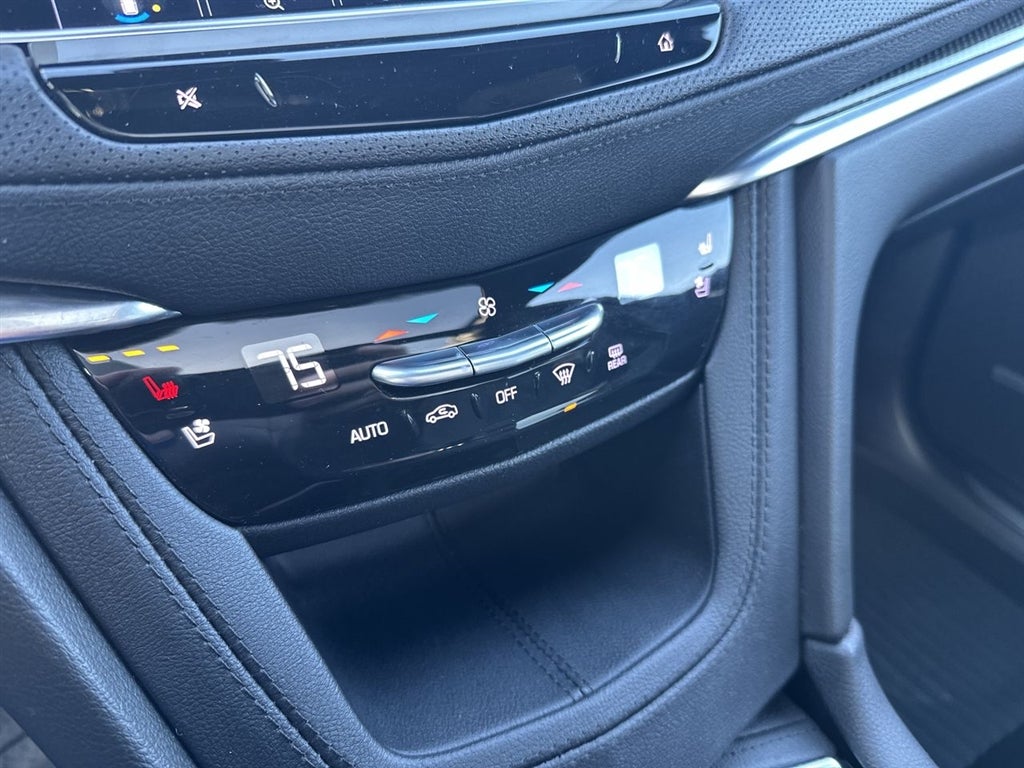 2022 Cadillac XT5 Sport