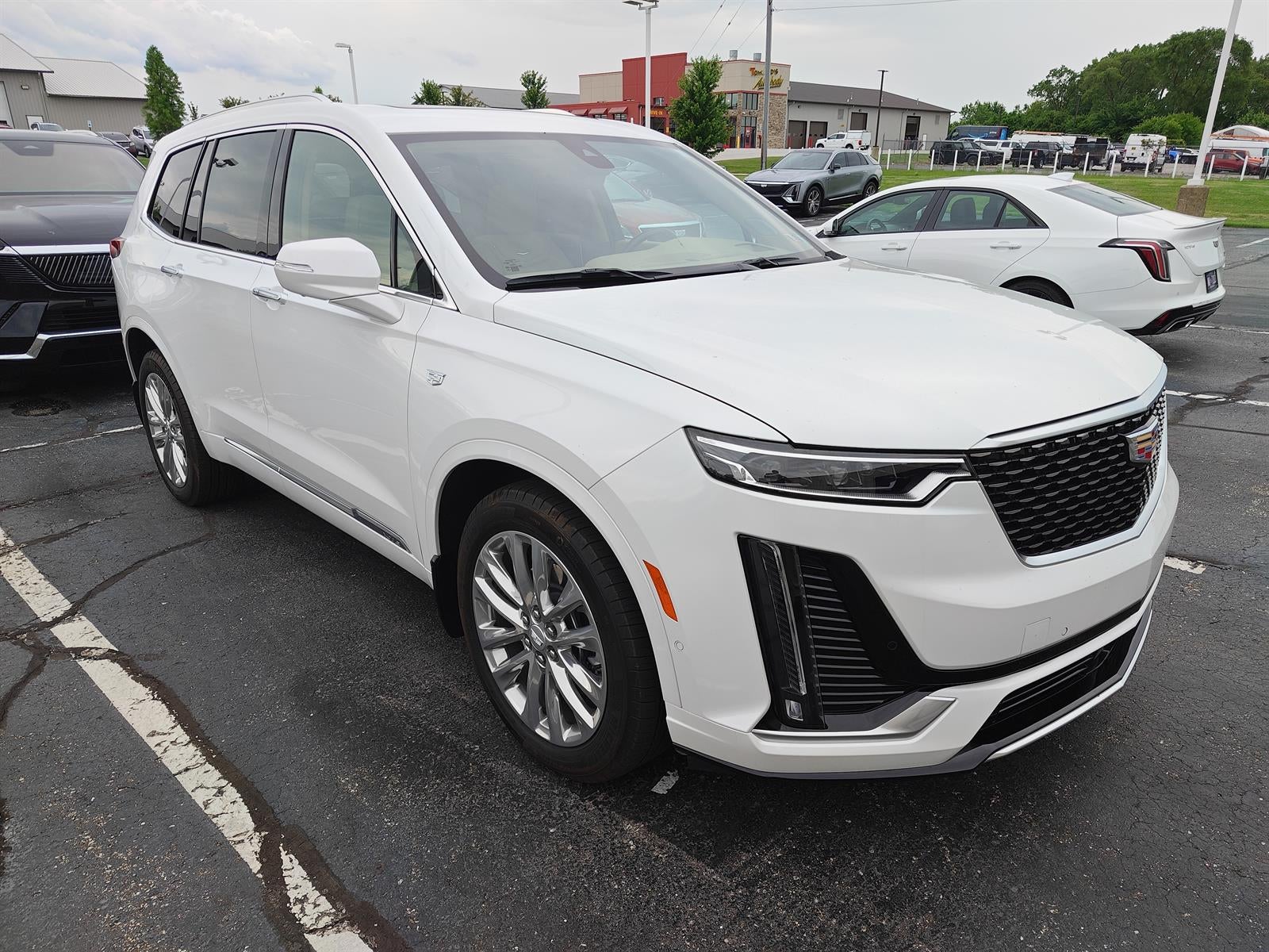 2024 Cadillac XT6 Premium Luxury