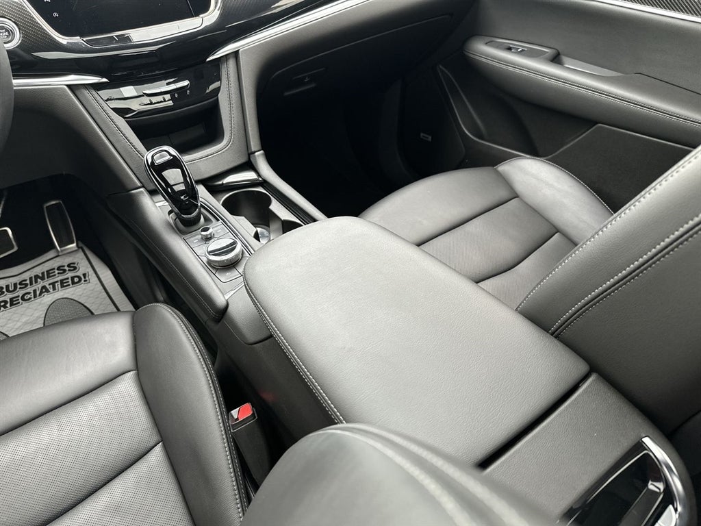 2023 Cadillac XT6 Sport