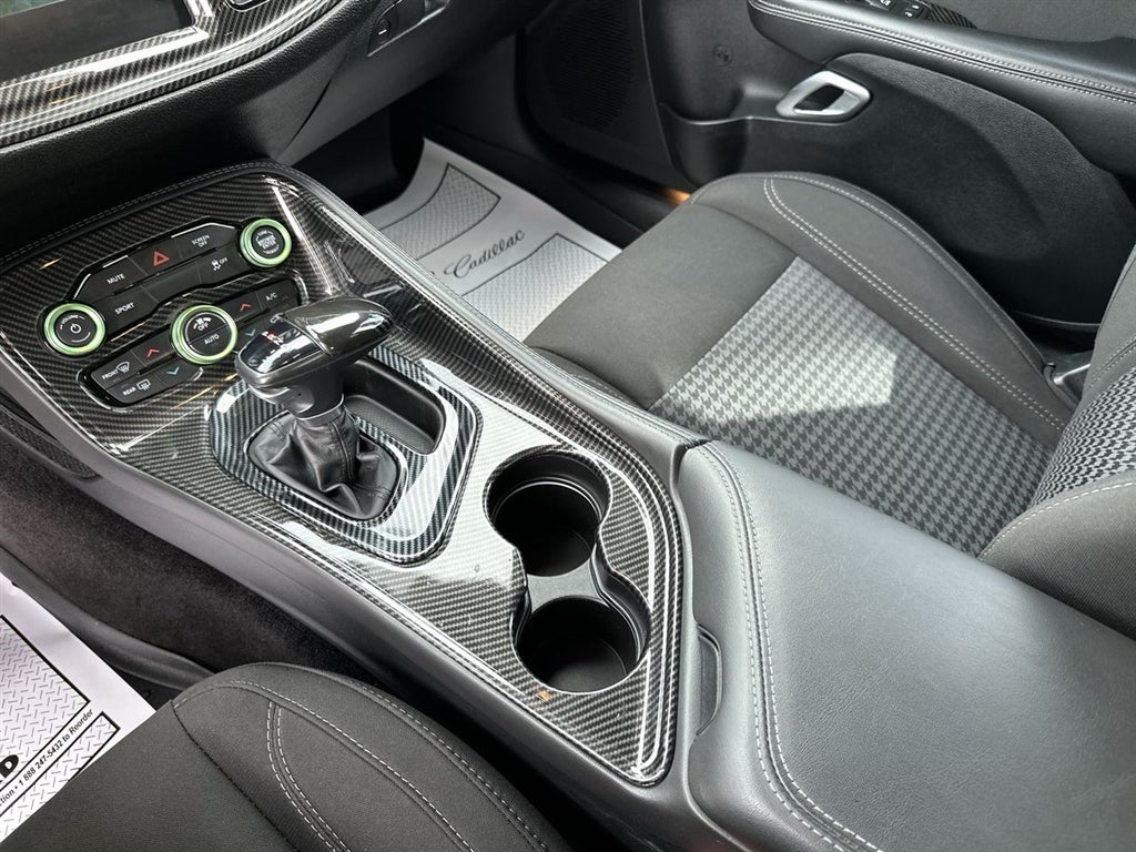 2017 Dodge CHALLENGER SXT