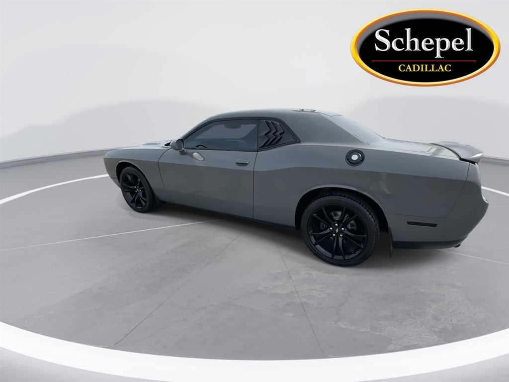 2017 Dodge CHALLENGER SXT